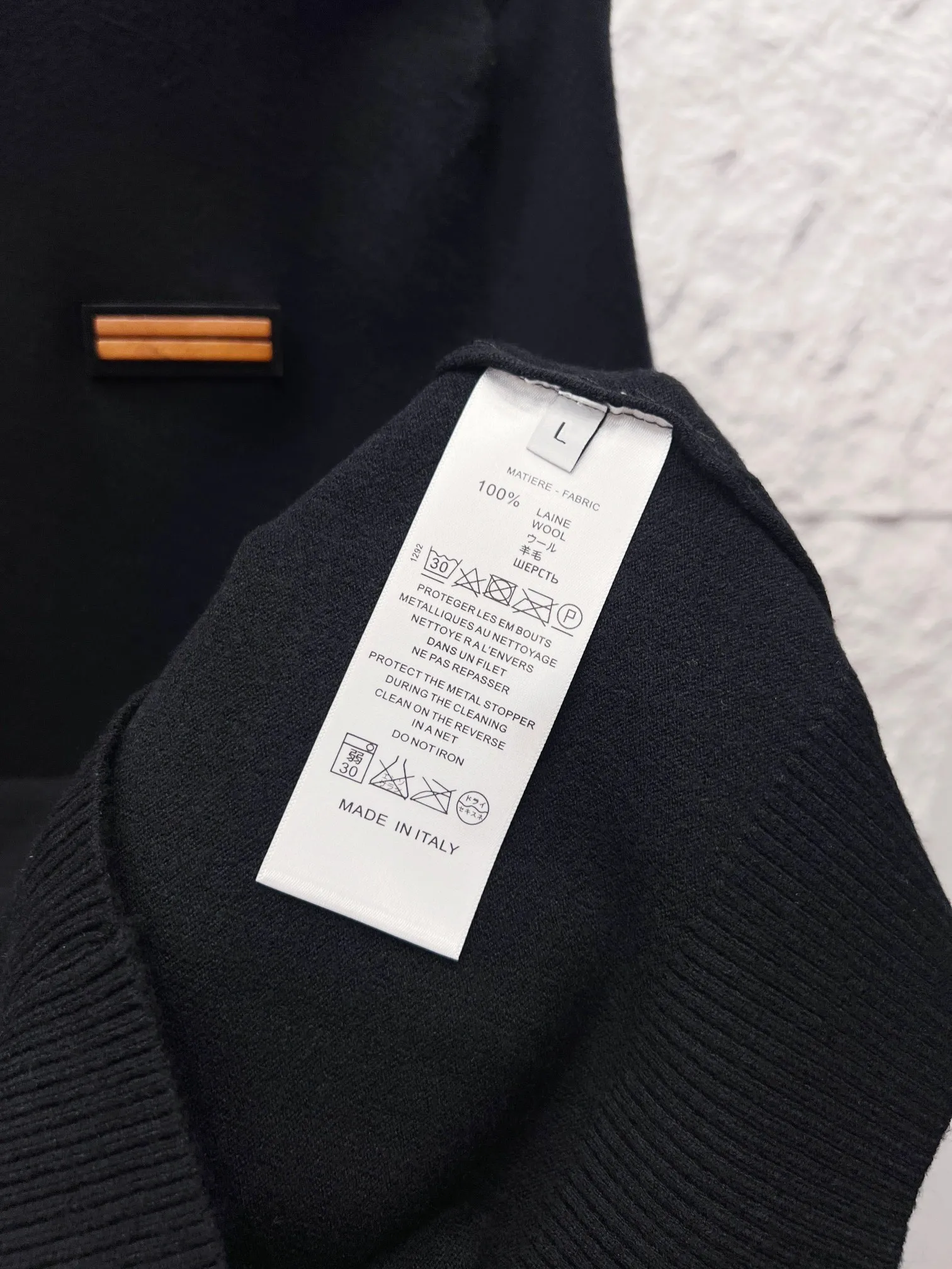 ZEGNA（ In Stock， ） 1 ： ， 12G ， ， 2 ： ， ， ， ， 3 ： （PU + ， ， ） 4 & ： ， ， ， ， ， Breathable T 。 ， ， 、 ， ； ， 。 ；Black White Gray Sizes： （ ）